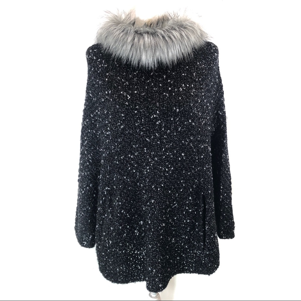 NWT Steve Madden Black Knitted Poncho